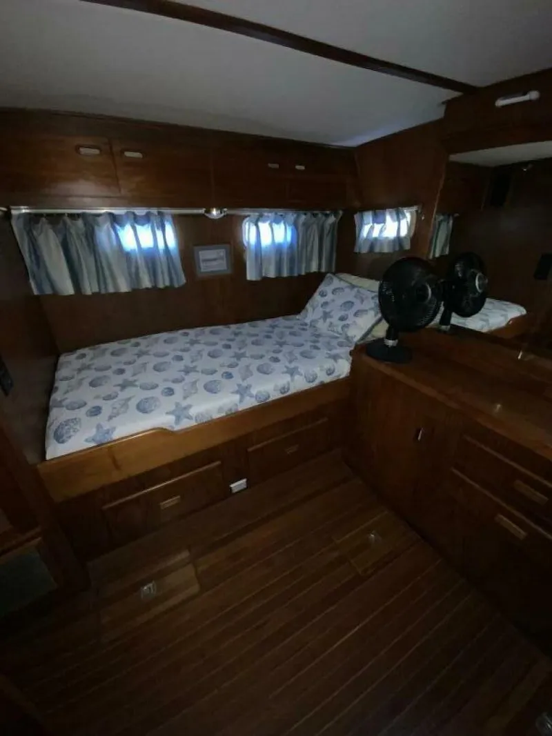 Slide: The Image of President 41 Double Cabin Motor Yacht 1987 - 41