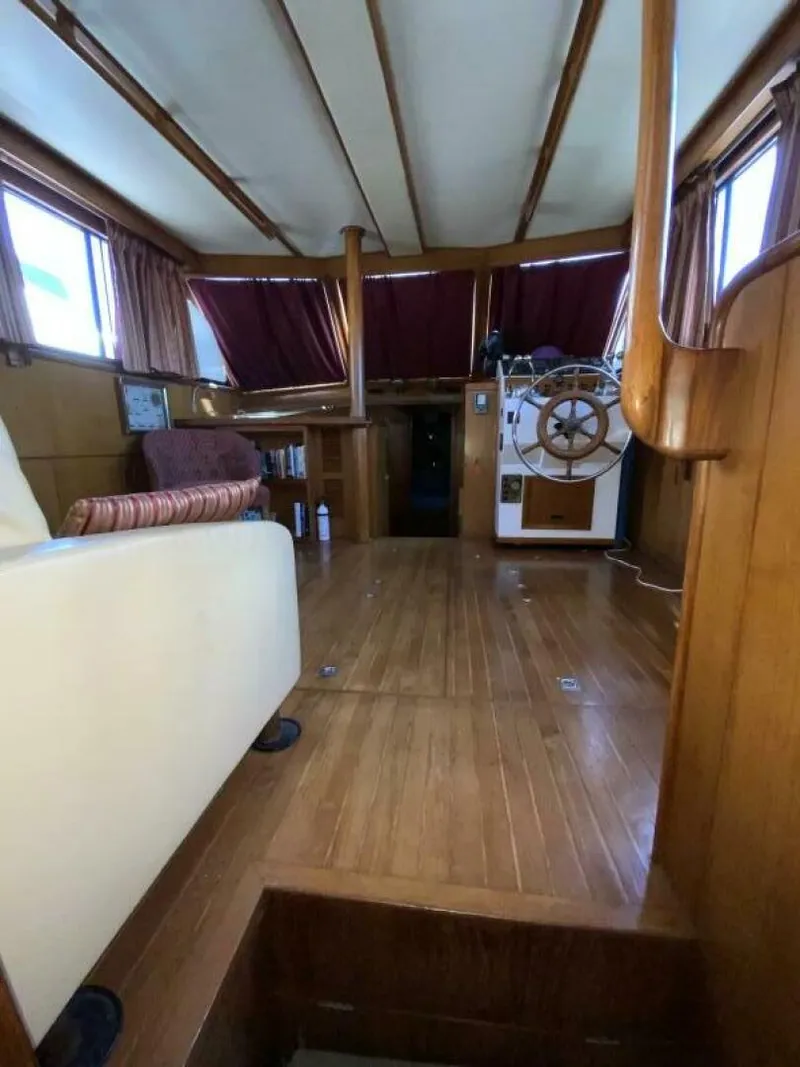 Slide: The Image of President 41 Double Cabin Motor Yacht 1987 - 46
