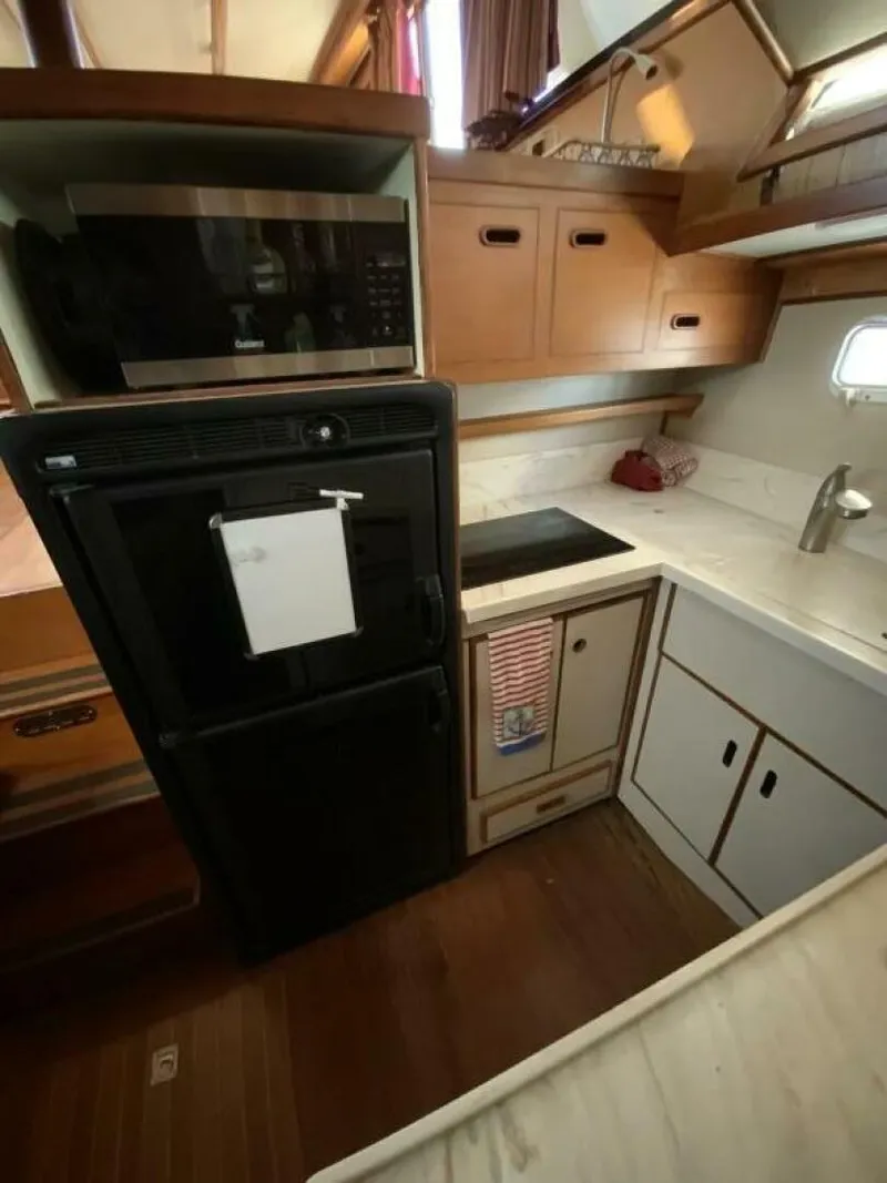 Slide: The Image of President 41 Double Cabin Motor Yacht 1987 - 51