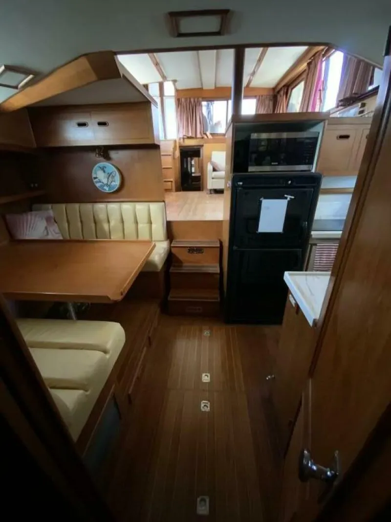 Slide: The Image of President 41 Double Cabin Motor Yacht 1987 - 62