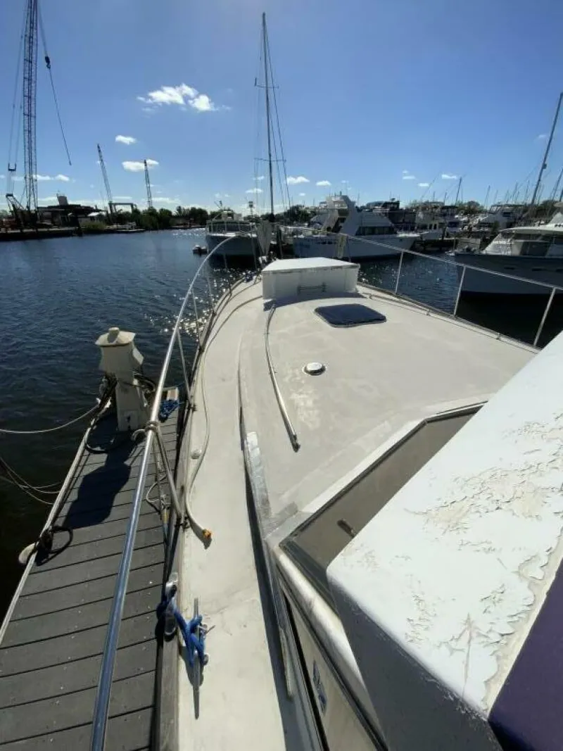 Slide: The Image of President 41 Double Cabin Motor Yacht 1987 - 82