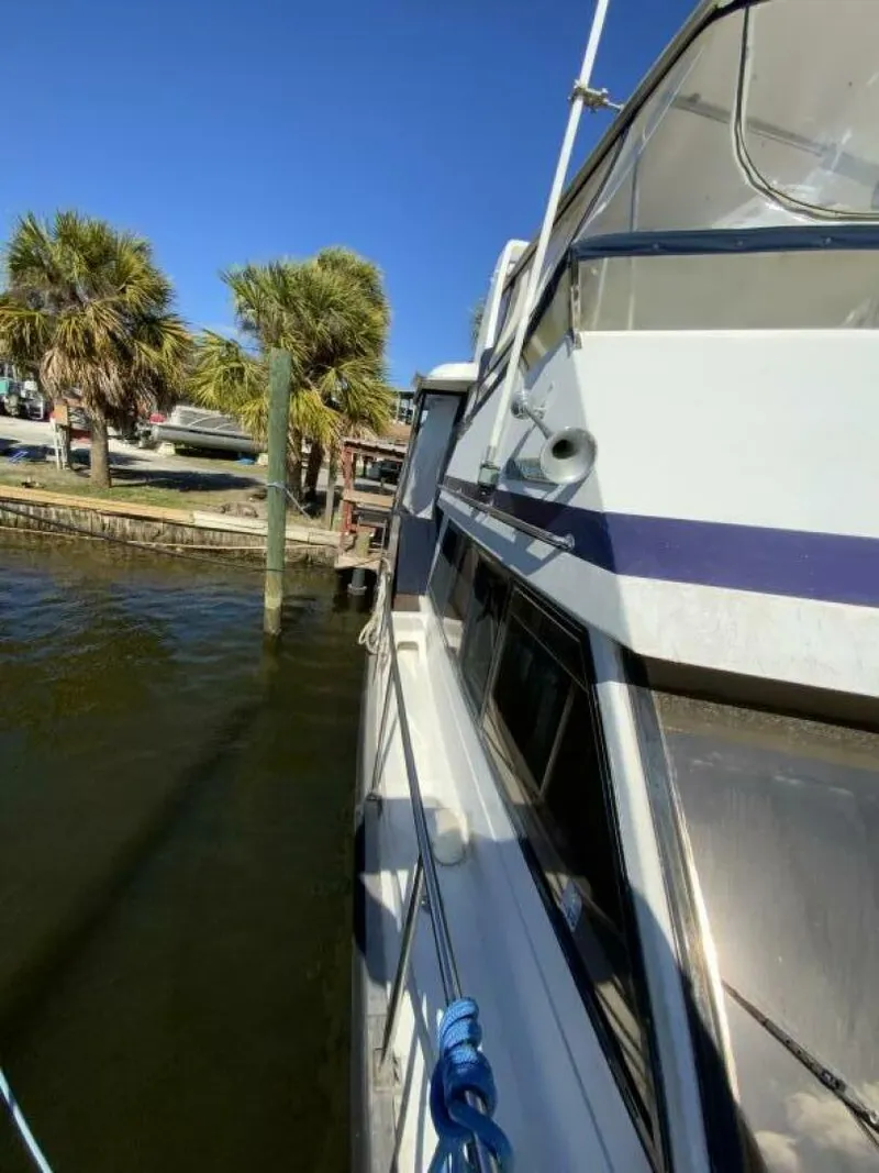 Slide: The Image of President 41 Double Cabin Motor Yacht 1987 - 87