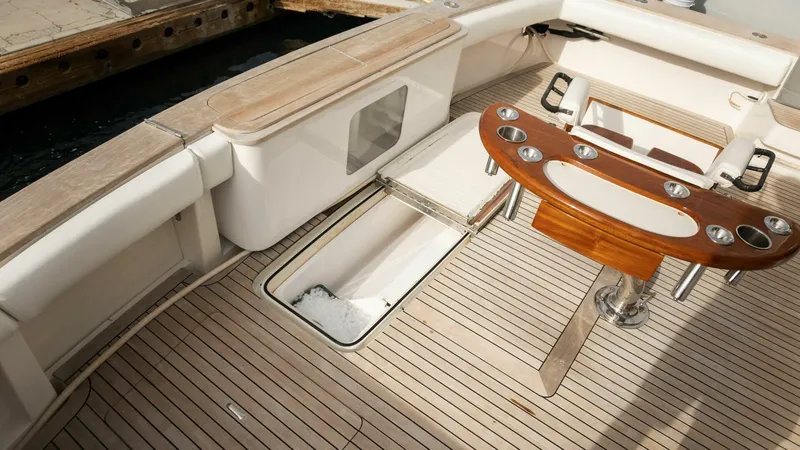 Slide: The Image of Bertram 67 Convertible 2003 - 13