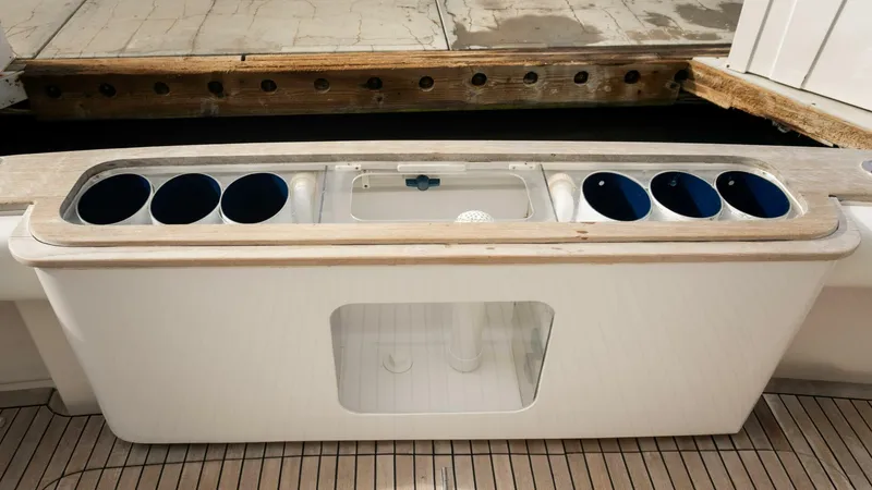 Slide: The Image of Bertram 67 Convertible 2003 - 17