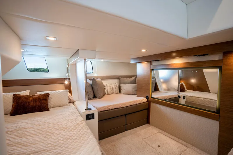 Slide: The Image of Cruisers 45 Cantius 2016 - 17