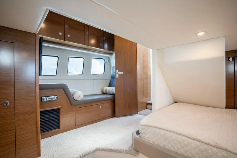 Slide: The Image of Cruisers 45 Cantius 2016 - 19
