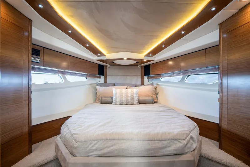 Slide: The Image of Cruisers 45 Cantius 2016 - 21