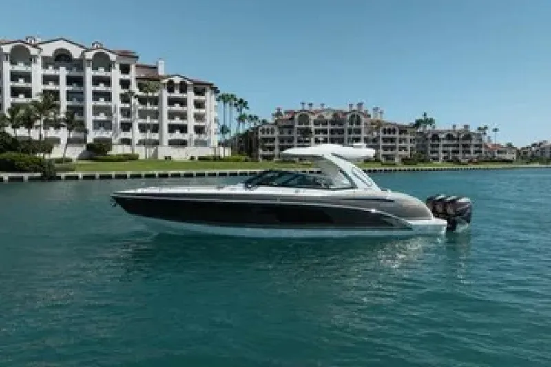 The Image of Formula 350 Crossover Bowrider OB 2018 - 0