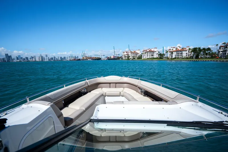 Slide: The Image of Formula 350 Crossover Bowrider OB 2018 - 10