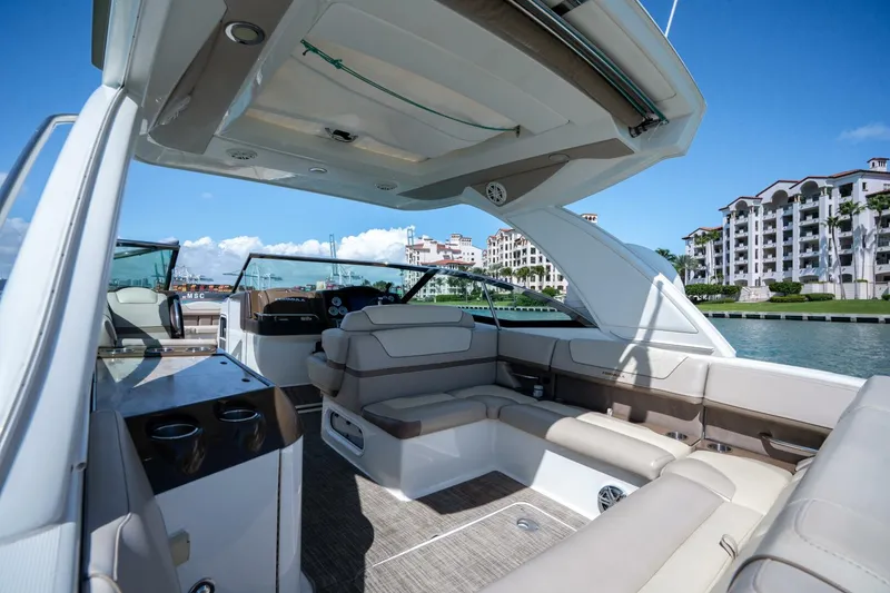 Slide: The Image of Formula 350 Crossover Bowrider OB 2018 - 26