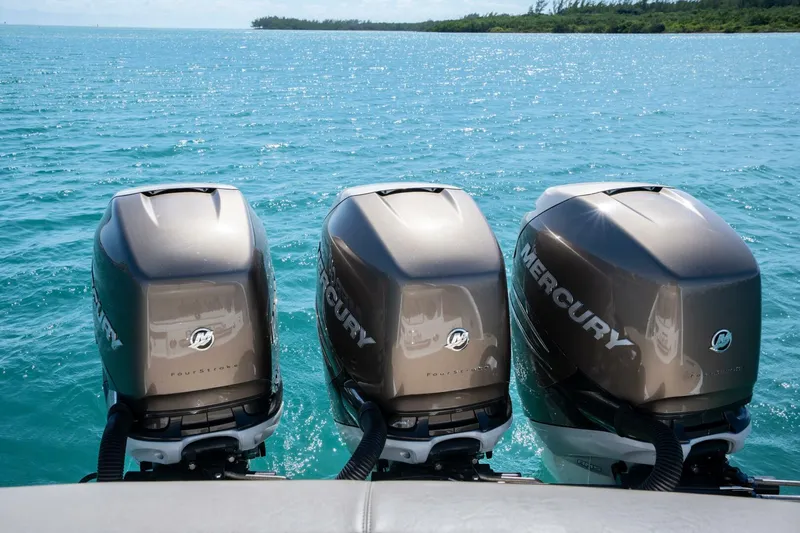 Slide: The Image of Formula 350 Crossover Bowrider OB 2018 - 32