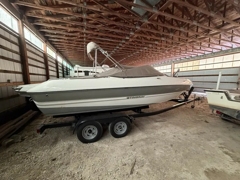 The Image of Stingray 208 LS 2019 - 0