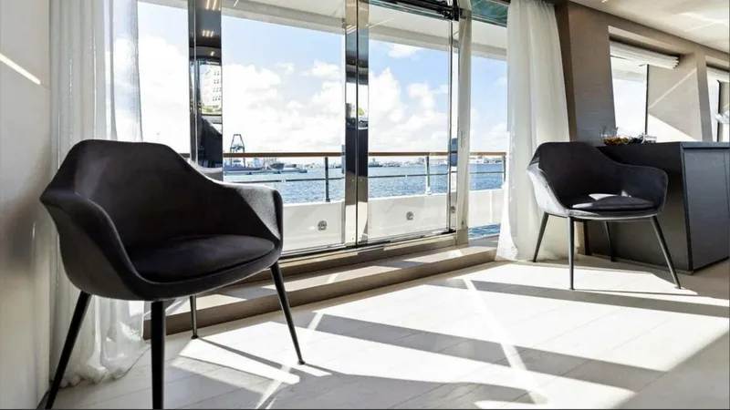 Slide: The Image of Custom Navetta 37 2022 - 10