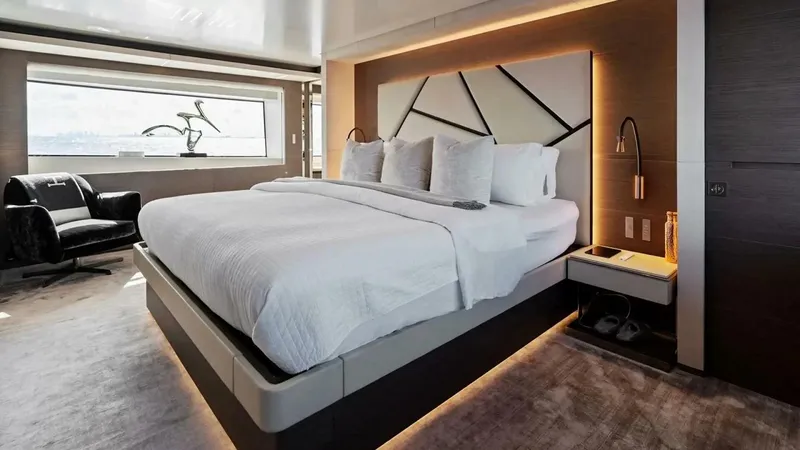 Slide: The Image of Custom Navetta 37 2022 - 13