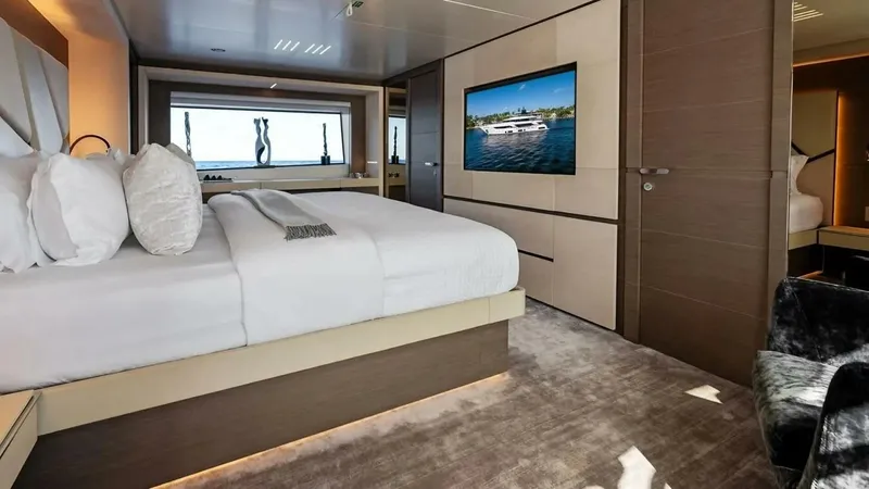 Slide: The Image of Custom Navetta 37 2022 - 14