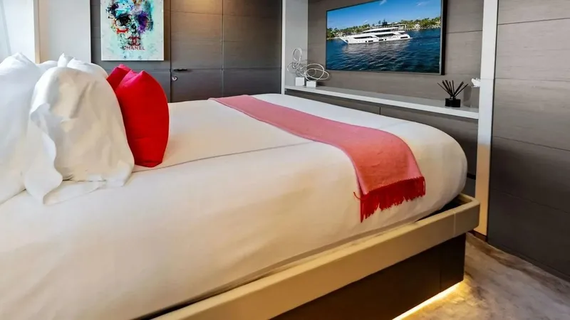 Slide: The Image of Custom Navetta 37 2022 - 16