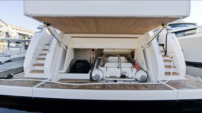 Slide: The Image of Custom Navetta 37 2022 - 23