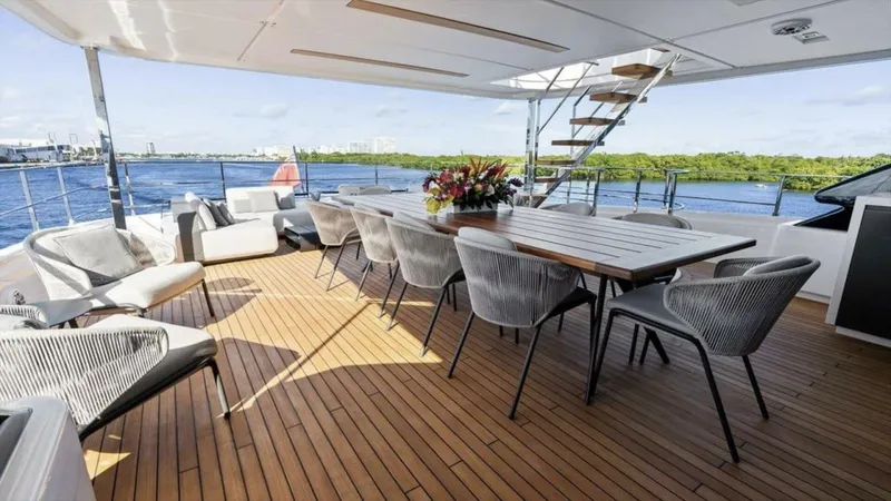 Slide: The Image of Custom Navetta 37 2022 - 4