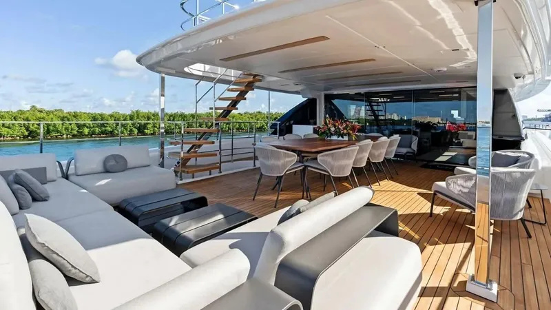 Slide: The Image of Custom Navetta 37 2022 - 5