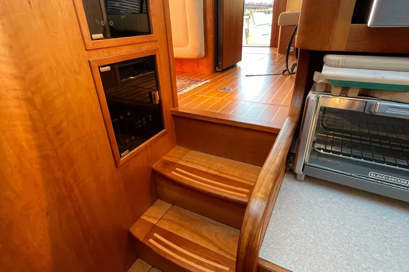 Slide: The Image of Sabreline 36 Flybridge 2006 - 30