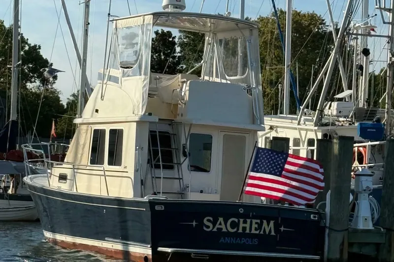 Slide: The Image of Sabreline 36 Flybridge 2006 - 48