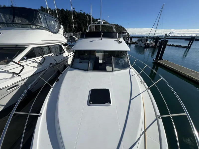 Slide: The Image of Carver Yachts 370 Voyager 1994 - 3