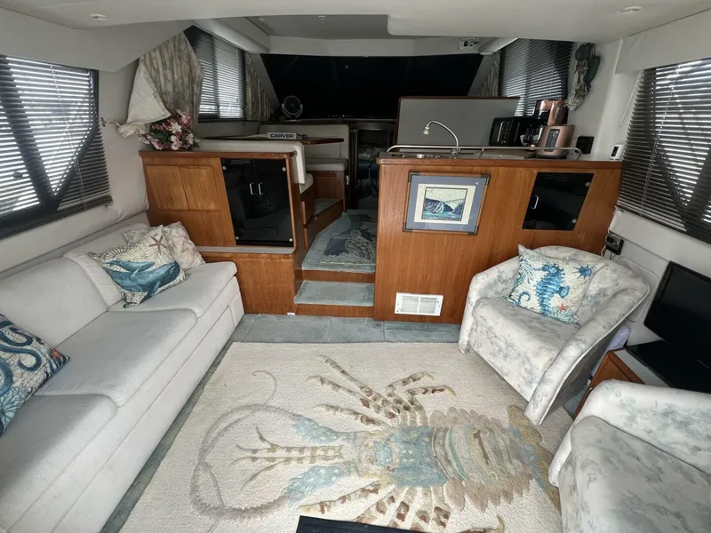 Slide: The Image of Carver Yachts 370 Voyager 1994 - 6