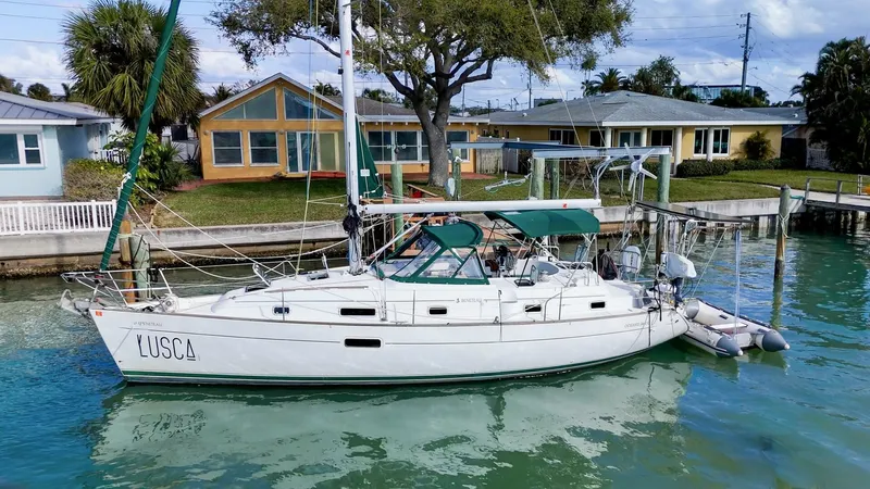 The Image of Beneteau 36 CC 1998 - 0