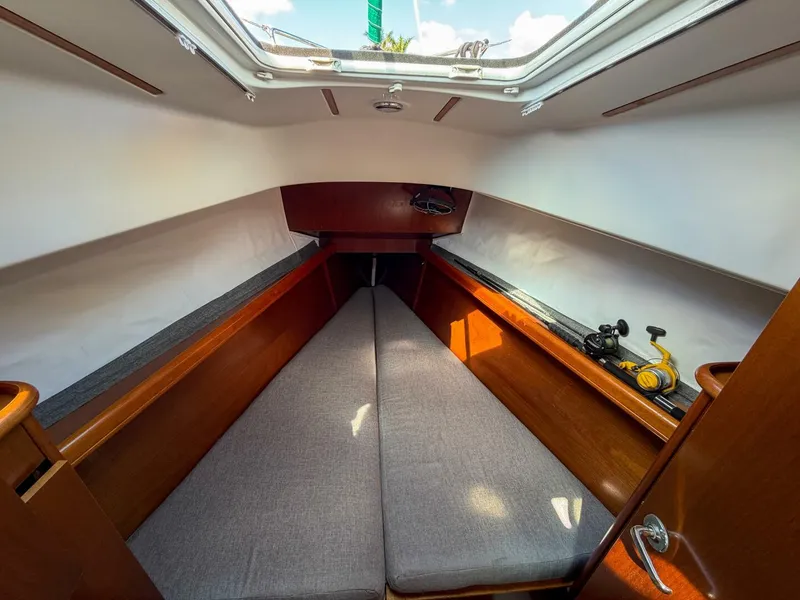 Slide: The Image of Beneteau 36 CC 1998 - 13