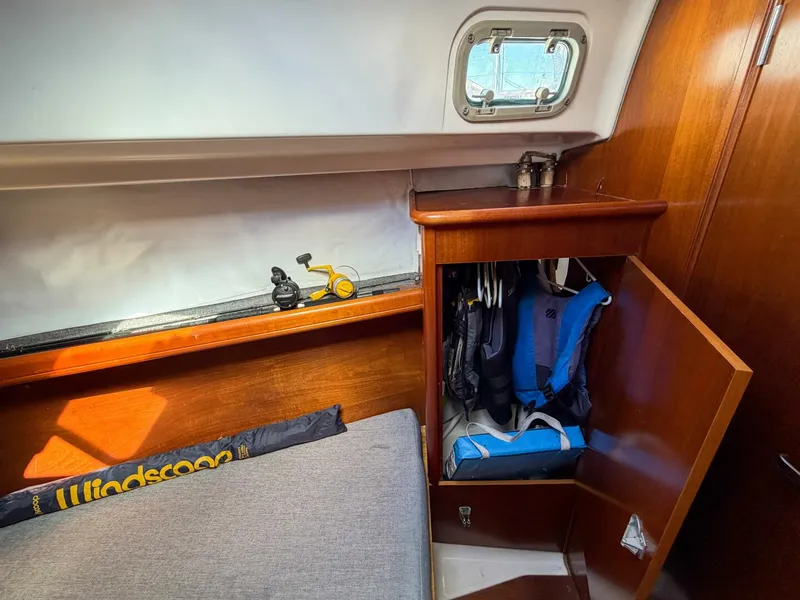 Slide: The Image of Beneteau 36 CC 1998 - 15