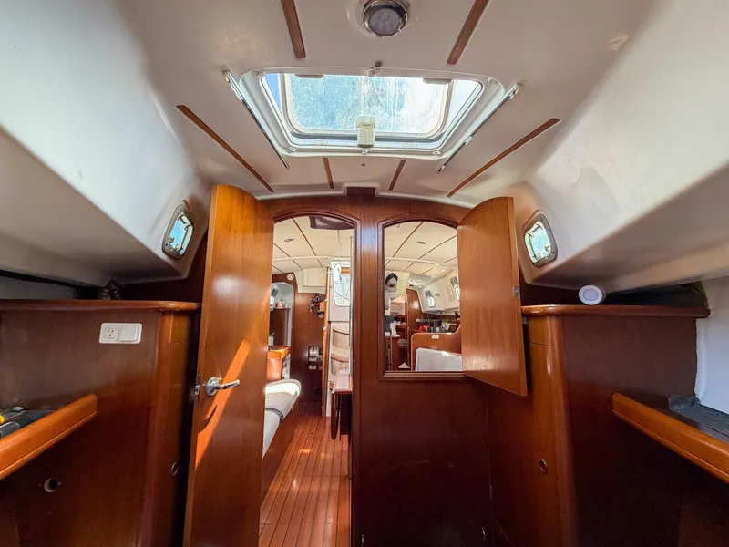 Slide: The Image of Beneteau 36 CC 1998 - 17