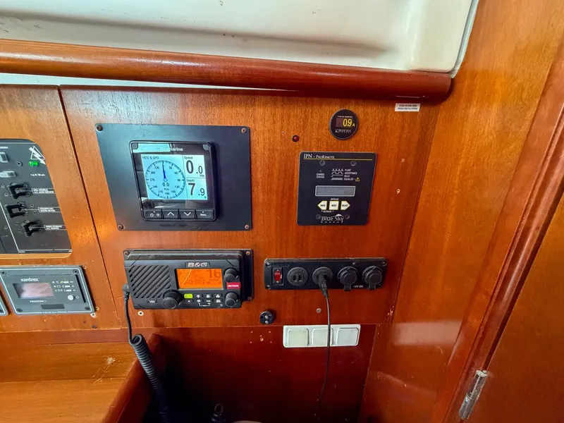 Slide: The Image of Beneteau 36 CC 1998 - 26