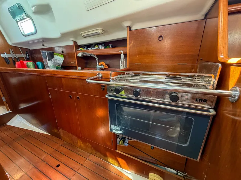 Slide: The Image of Beneteau 36 CC 1998 - 28