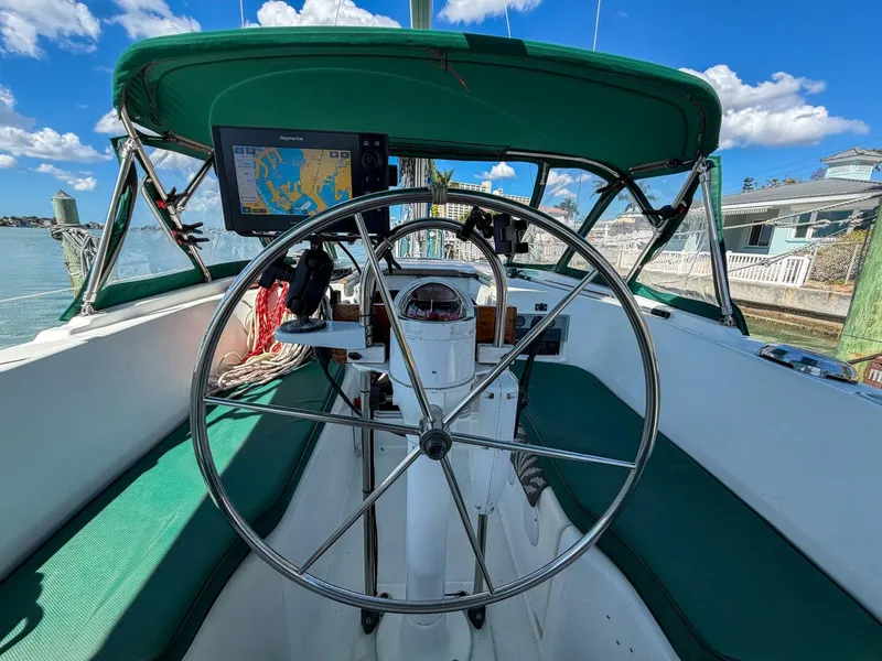 Slide: The Image of Beneteau 36 CC 1998 - 52