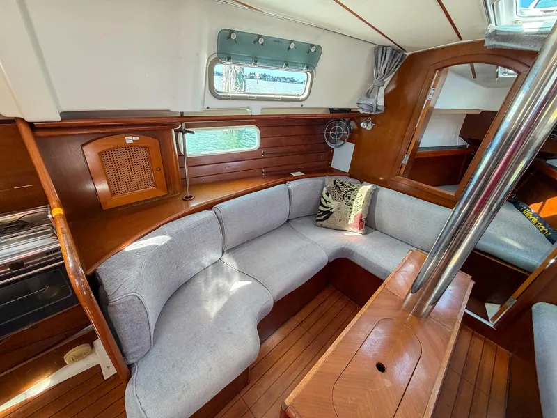 Slide: The Image of Beneteau 36 CC 1998 - 8