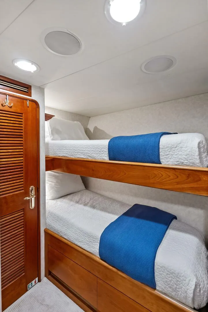 Slide: The Image of Burger Raised Pilothouse 1998 - 35