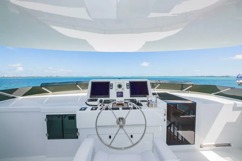 Slide: The Image of Burger Raised Pilothouse 1998 - 43