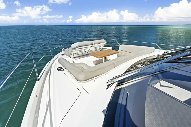 Slide: The Image of Sunseeker Manhattan 66 2019 - 11
