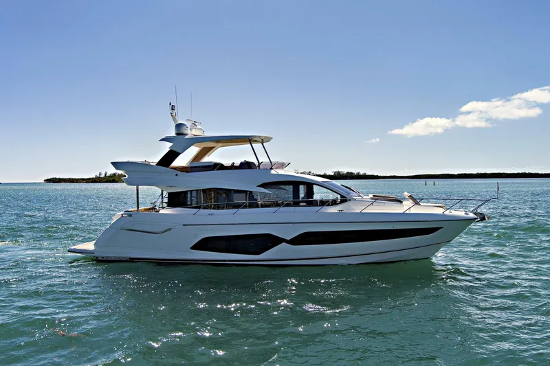 Slide: The Image of Sunseeker Manhattan 66 2019 - 2