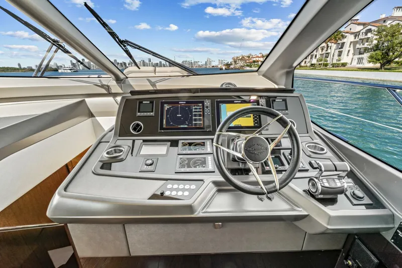 Slide: The Image of Sunseeker Manhattan 66 2019 - 28