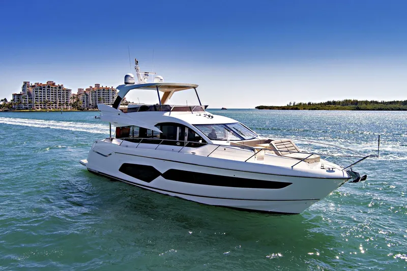 Slide: The Image of Sunseeker Manhattan 66 2019 - 3