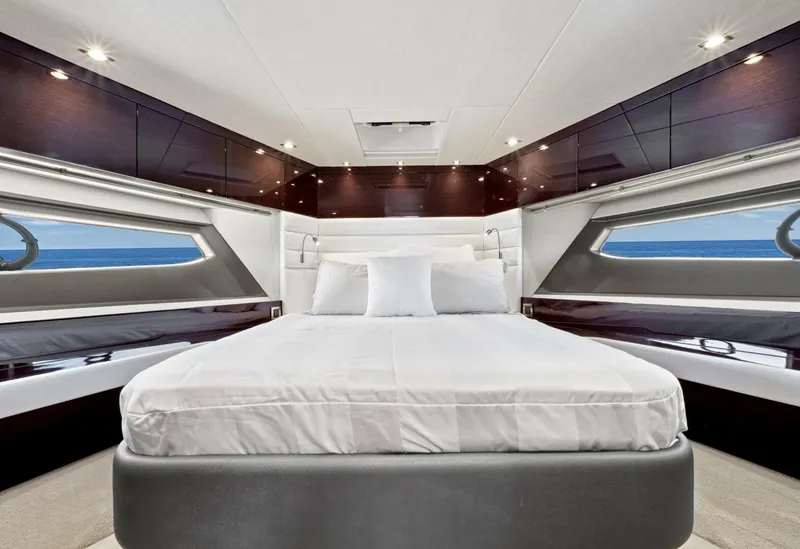 Slide: The Image of Sunseeker Manhattan 66 2019 - 37