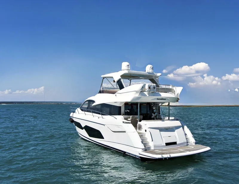 Slide: The Image of Sunseeker Manhattan 66 2019 - 6