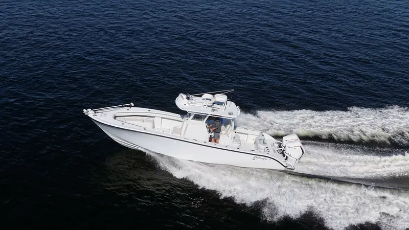 The Image of Yellowfin 32 Offshore 2021 - 0
