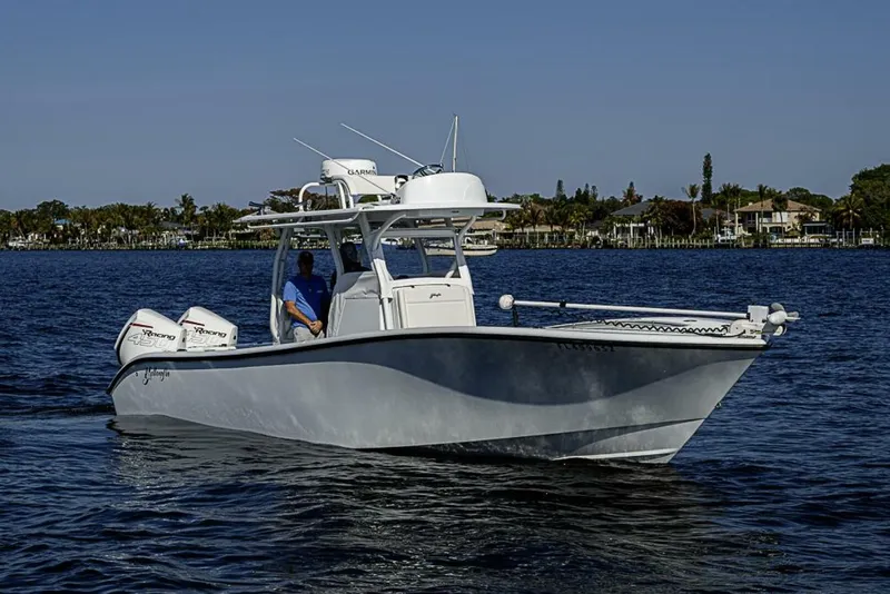 Slide: The Image of Yellowfin 32 Offshore 2021 - 19
