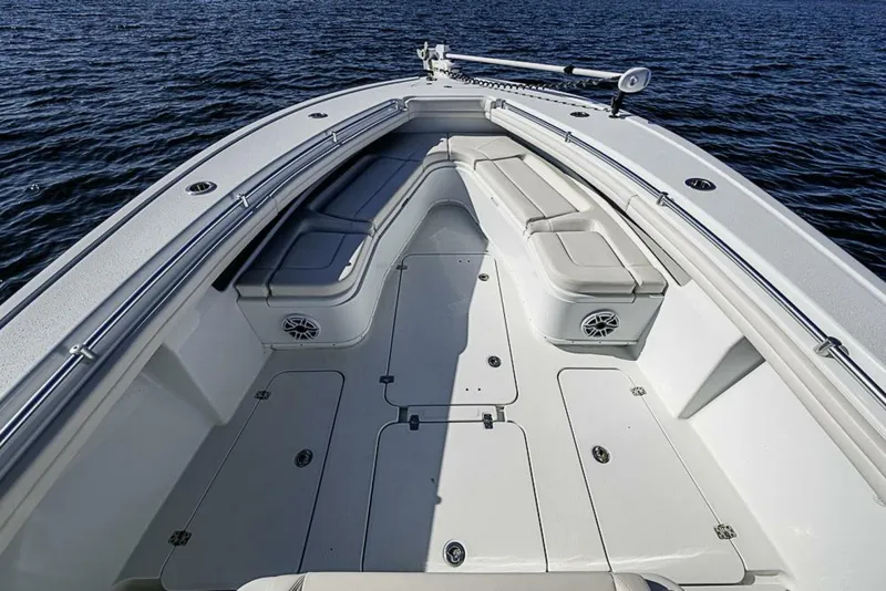 Slide: The Image of Yellowfin 32 Offshore 2021 - 4