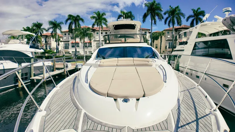 Slide: The Image of Sea Ray L590 Fly 2016 - 25