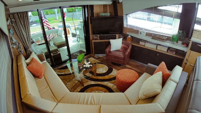 Slide: The Image of Sea Ray L590 Fly 2016 - 4