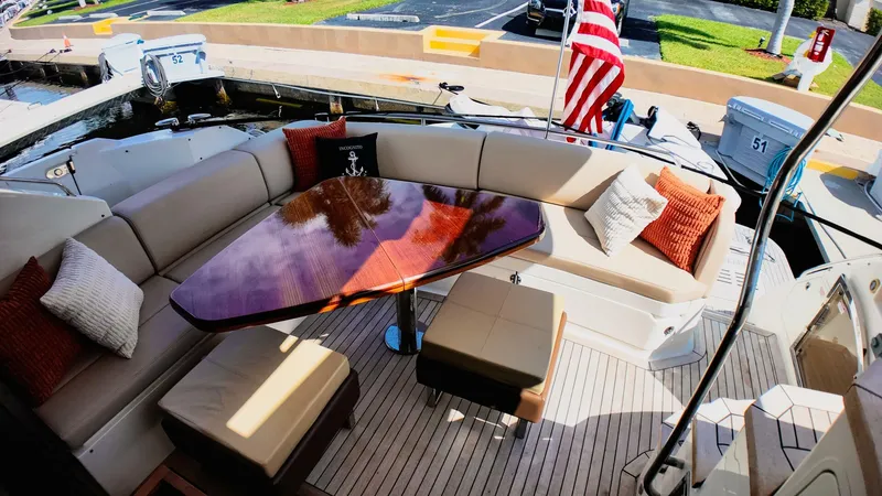 Slide: The Image of Sea Ray L590 Fly 2016 - 6