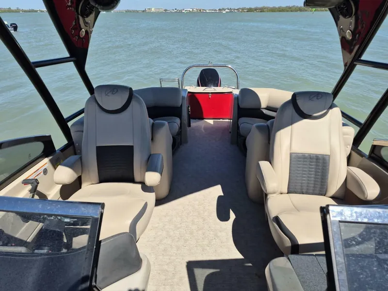 Slide: The Image of Avalon 2785 Catalina QL 2017 - 11